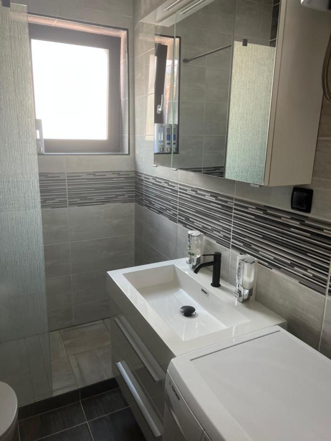 Sun & More Apartment Криквеница Екстериор снимка